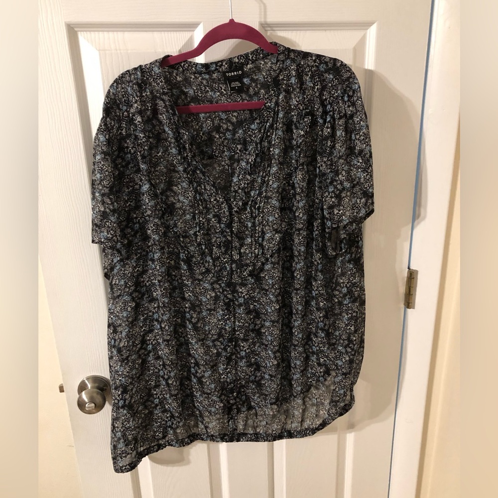 Navy blue floral, short sleeve, sheer blouse